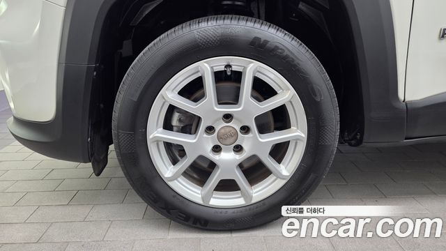 Jeep Renegade 2.4 Limited - фото 4