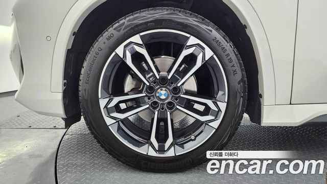 BMW X1 U11 xDrive 20i M Sport - фото 4