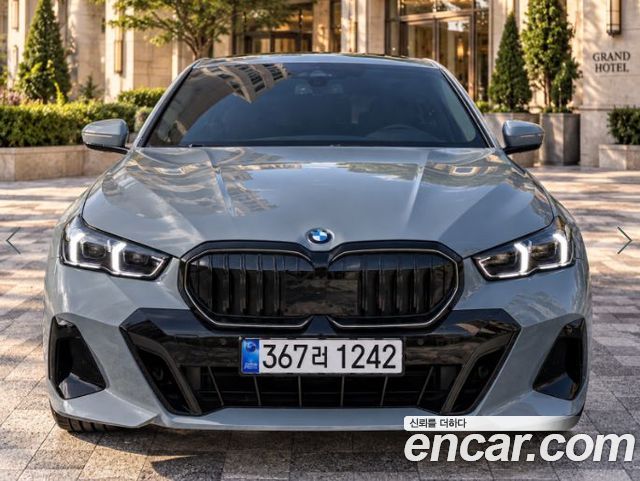 BMW 5 Series G60 530i xDrive M Sport - фото 0