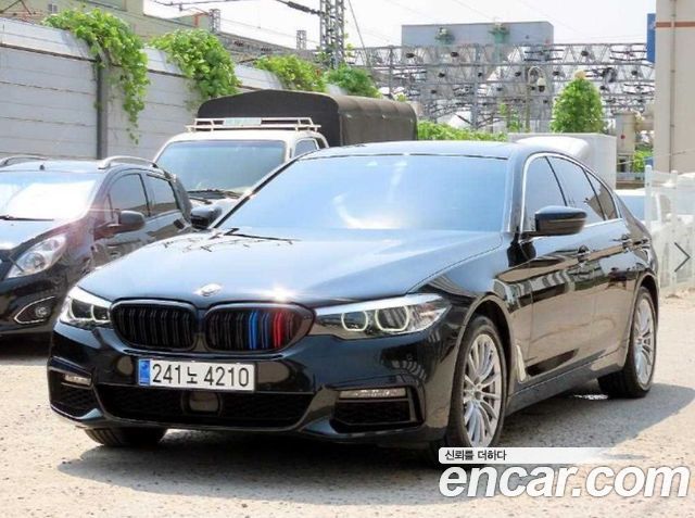 BMW 5 Series G30 520i Luxury - фото 1