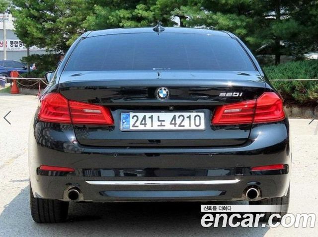 BMW 5 Series G30 520i Luxury - фото 3