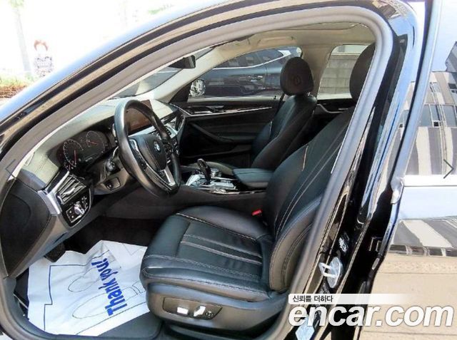 BMW 5 Series G30 520i Luxury - фото 4