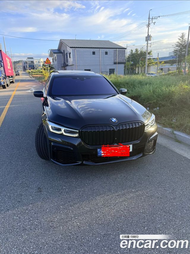 BMW 7 Series G11 750Li xDrive Luxury - фото 0