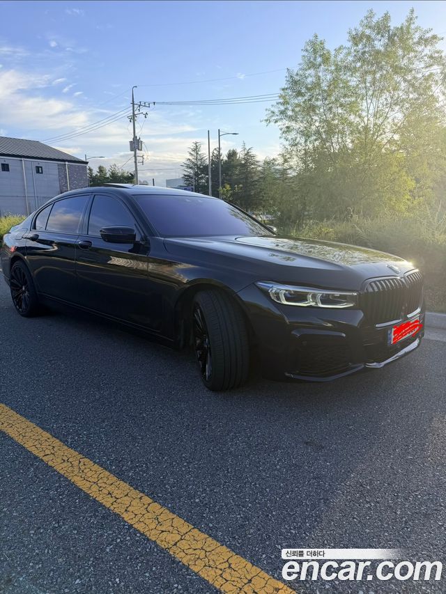 BMW 7 Series G11 750Li xDrive Luxury - фото 2