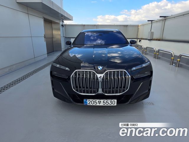 BMW 7 Series G70 740d xDrive M Sport - фото 2
