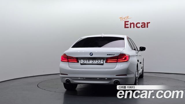 BMW 5 Series G30 520d Luxury Special Edition - фото 3