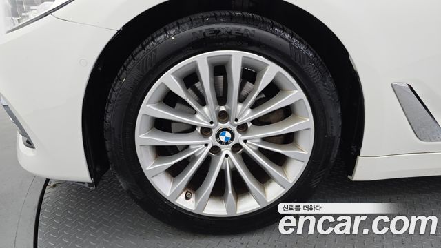 BMW 5 Series G30 520d Luxury Special Edition - фото 4