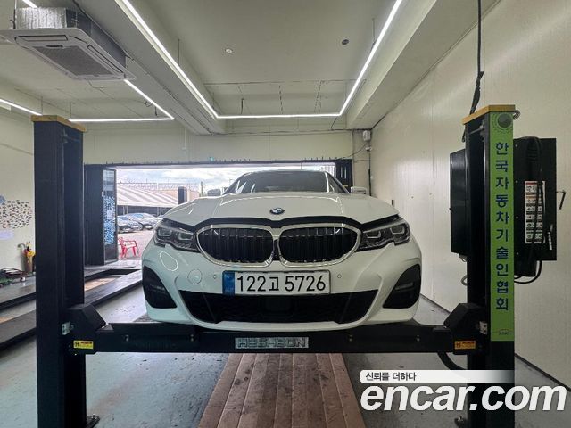 BMW 3 Series G20 320i M Sport - фото 0