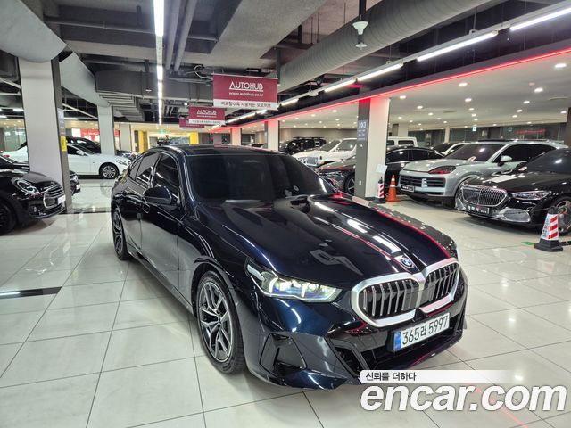 BMW 5 Series G60 520i M Sport - фото 1