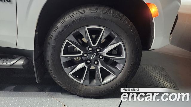Chevrolet Surburban 5.3 - фото 4