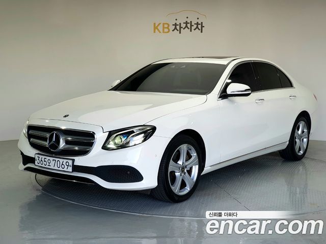 Mercedes-Benz E-Class W213 E220d Avantgarde - фото 0