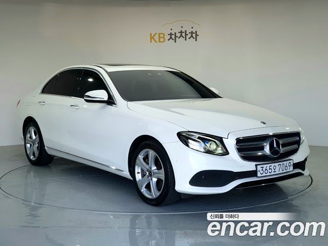Mercedes-Benz E-Class W213 E220d Avantgarde - фото 3