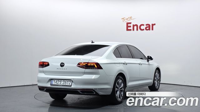 Volkswagen Passat B8 2.0 TDI Premium - фото 1