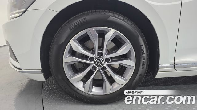 Volkswagen Passat B8 2.0 TDI Premium - фото 4
