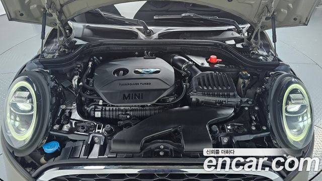 Mini Cooper 5Door Standard 3rd - фото 4