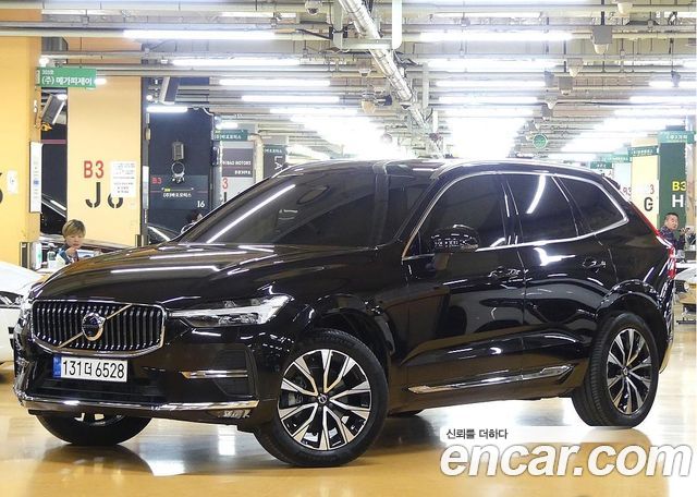 Volvo XC60 2-го поколения B5 Ultimate Bright - фото 0