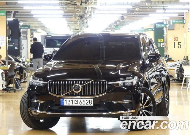 Volvo XC60 2-го поколения B5 Ultimate Bright - фото 2