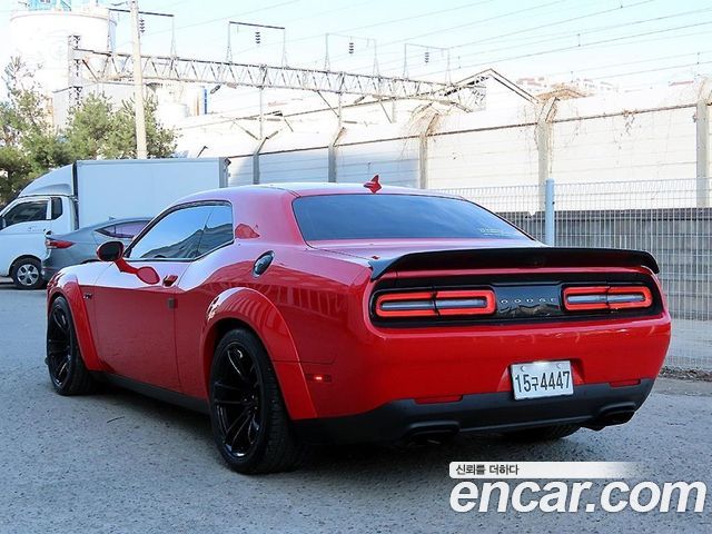 Dodge Challenger 6.4 - фото 2