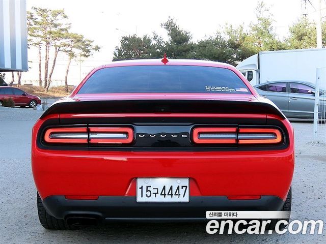 Dodge Challenger 6.4 - фото 3