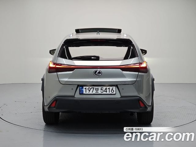 Lexus UX 2.0 2WD - фото 3