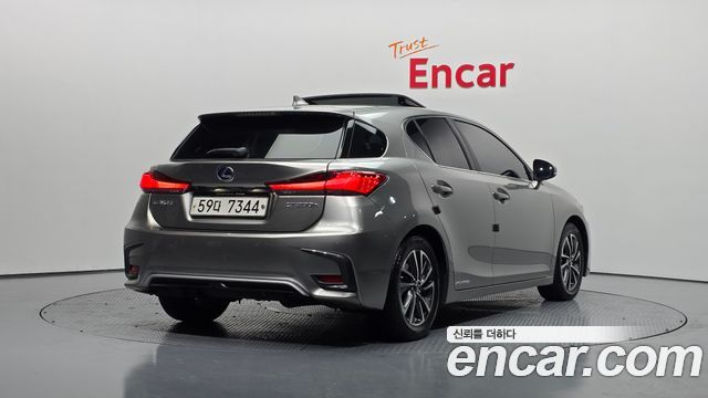 Lexus CT200h 1.8 Supreme ZWA10 - фото 1