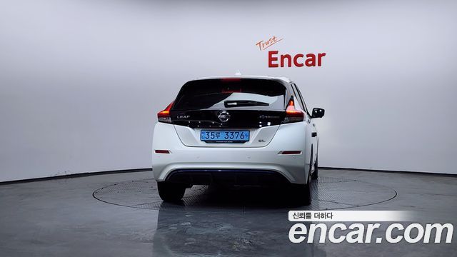 Nissan Leaf ZE1 EV SL - фото 3