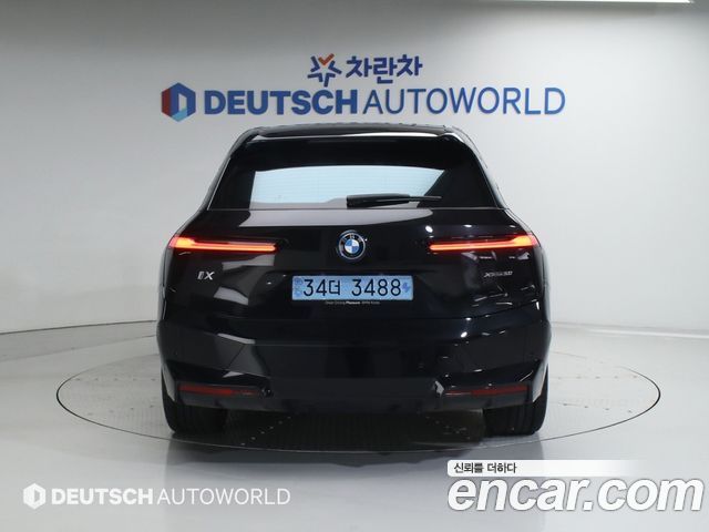 BMW iX xDrive50 Sports Plus - фото 3