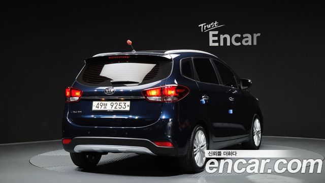 Kia Carens Новый 2.0 LPI Prestige - фото 1