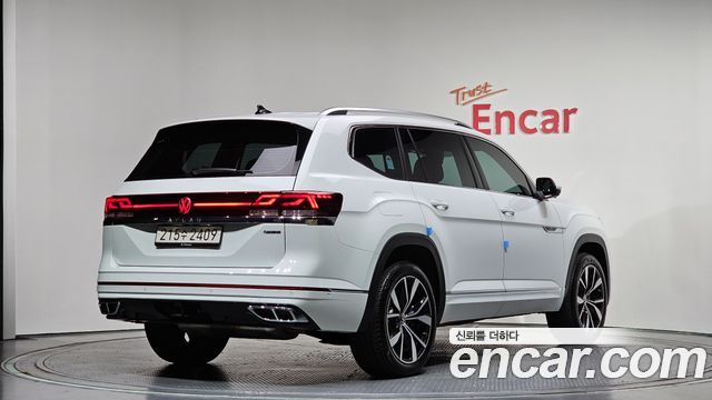 Volkswagen Atlas 2.0 TSI R-LINE 6-Seater - фото 1