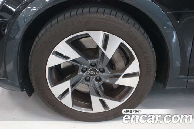 Audi Q8 e-tron GE 55 Quattro Sportback - фото 4