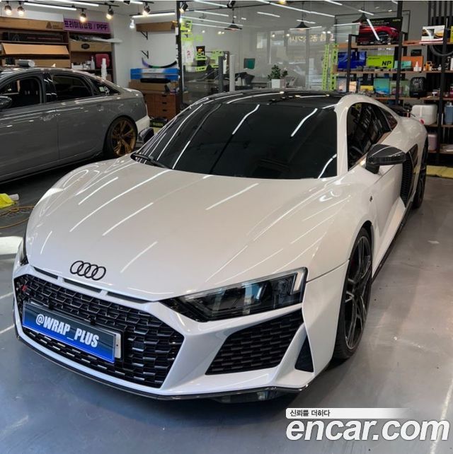 Audi R8 5.2 V10 Performance Coupe - фото 0