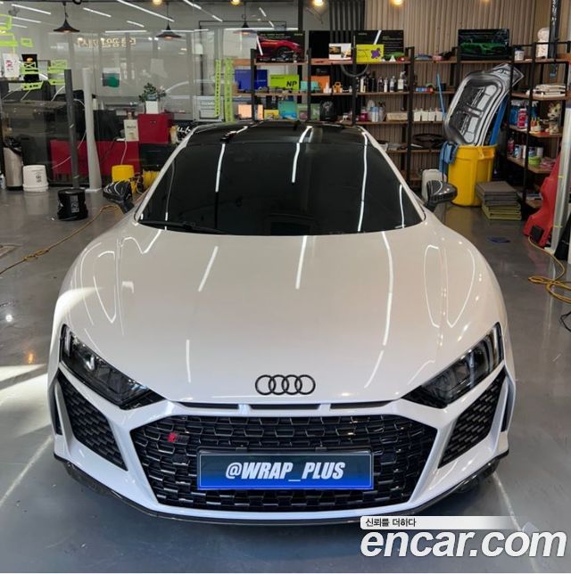 Audi R8 5.2 V10 Performance Coupe - фото 2