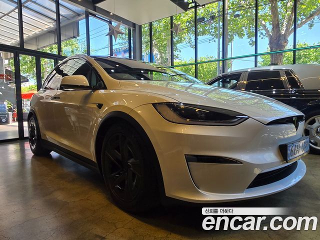 Tesla Model X AWD - фото 0
