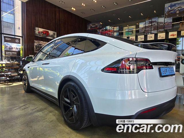 Tesla Model X AWD - фото 1