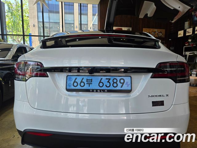 Tesla Model X AWD - фото 3