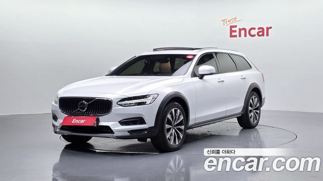 Volvo V90 B5 Pro AWD - фото 0