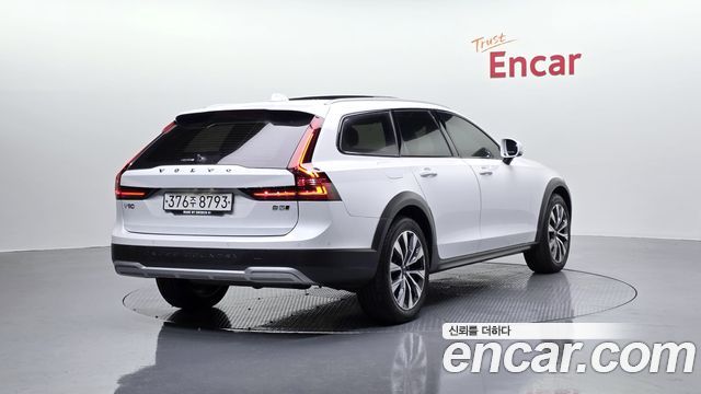 Volvo V90 B5 Pro AWD - фото 1