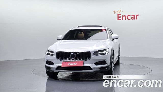 Volvo V90 B5 Pro AWD - фото 2