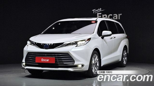 Toyota Sienna 4-го поколения 2.5 Hybrid 2WD - фото 0
