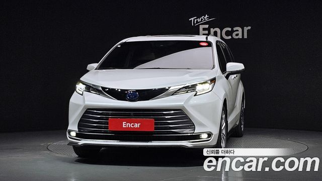 Toyota Sienna 4-го поколения 2.5 Hybrid 2WD - фото 2