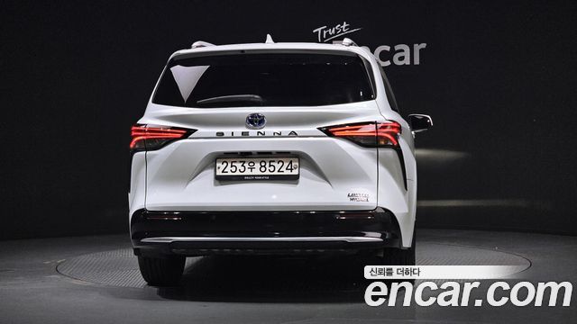 Toyota Sienna 4-го поколения 2.5 Hybrid 2WD - фото 3