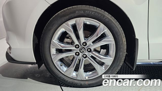 Toyota Sienna 4-го поколения 2.5 Hybrid 2WD - фото 4