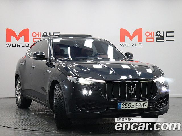 Maserati Levante 3.0 AWD GranLusso - фото 1