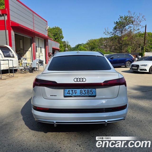 Audi e-tron 55 Quattro Sportback - фото 4