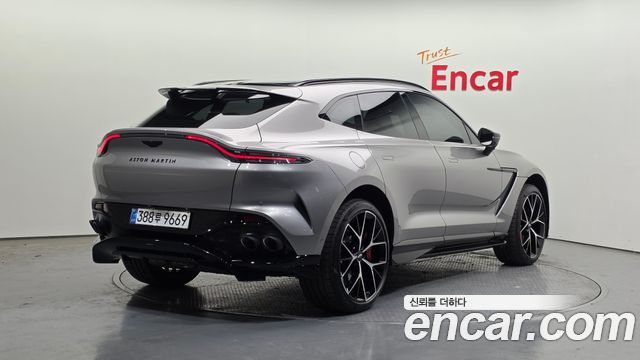 Aston Martin DBX 4.0 V8 707 - фото 1