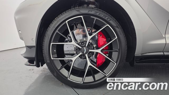 Aston Martin DBX 4.0 V8 707 - фото 4