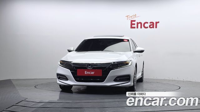 Honda Accord 10-го поколения 2.0 Hybrid EX-L - фото 2