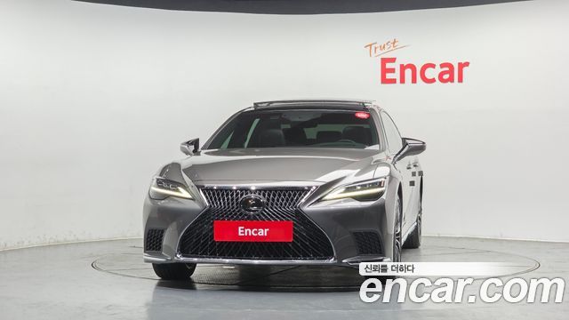 Lexus LS LS500 3.5 Luxury AWD - фото 2