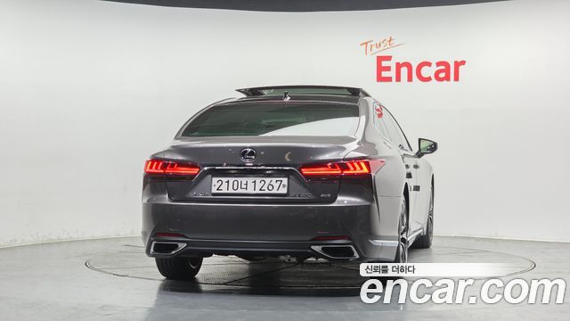 Lexus LS LS500 3.5 Luxury AWD - фото 3