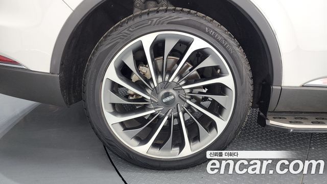 Lincoln Aviator 2-го поколения 3.0 Reserve AWD - фото 4